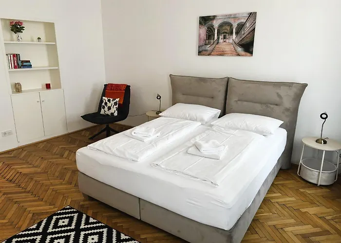 Casa Nostra - Schoene 3-zimmerwohnung Am Augarten